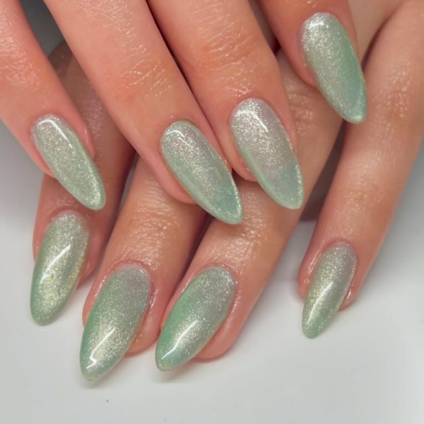 Mint cateye nails